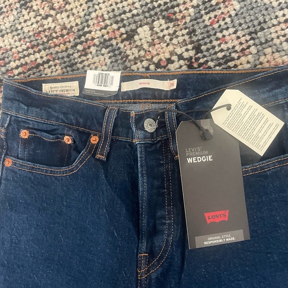 Levi’s PremiumWedgie Fit Ankle Taper. New with tags. - Picture 4 of 4